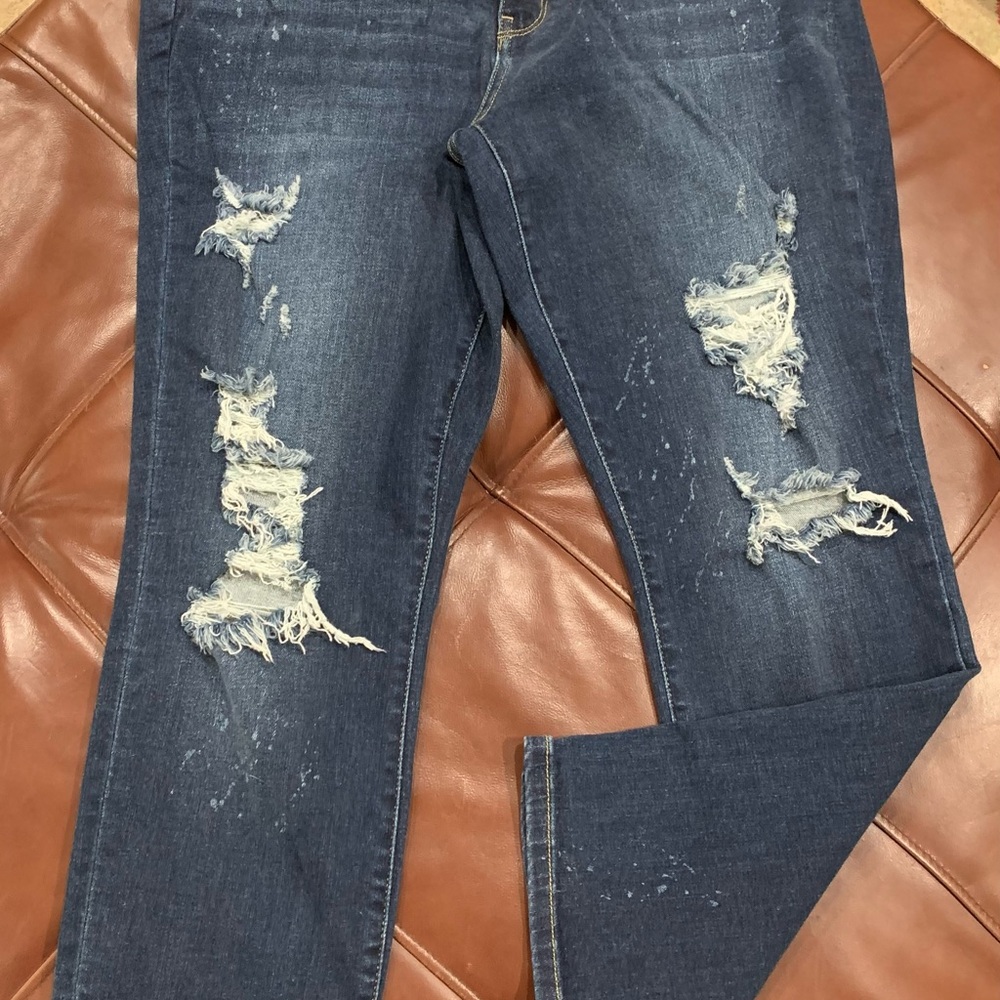 Judy Blue Medium Wash Distressed Boyfriend Jeans